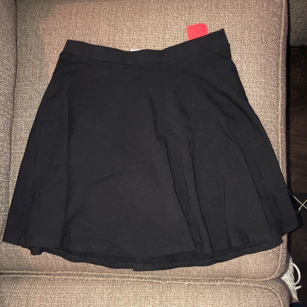 Black flowy mini skirt